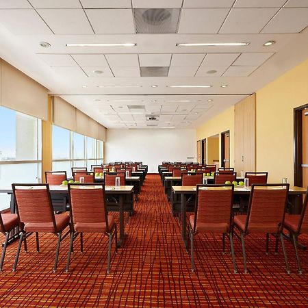 Courtyard By Marriott Leon At The Poliforum Bagian luar foto