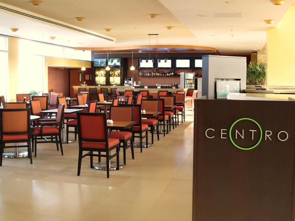 Courtyard By Marriott Leon At The Poliforum Bagian luar foto