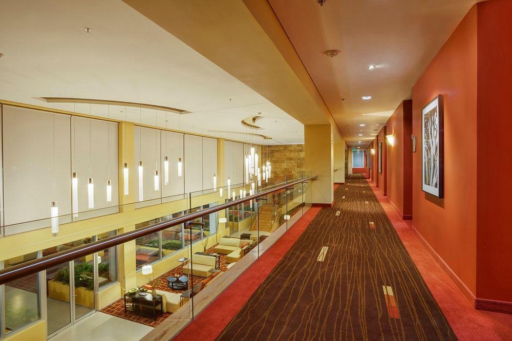 Courtyard By Marriott Leon At The Poliforum Bagian luar foto