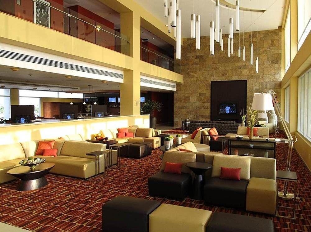 Courtyard By Marriott Leon At The Poliforum Bagian luar foto