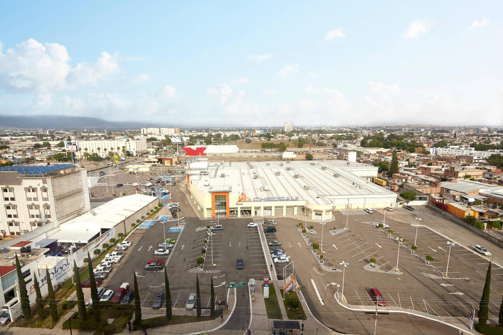 Courtyard By Marriott Leon At The Poliforum Bagian luar foto