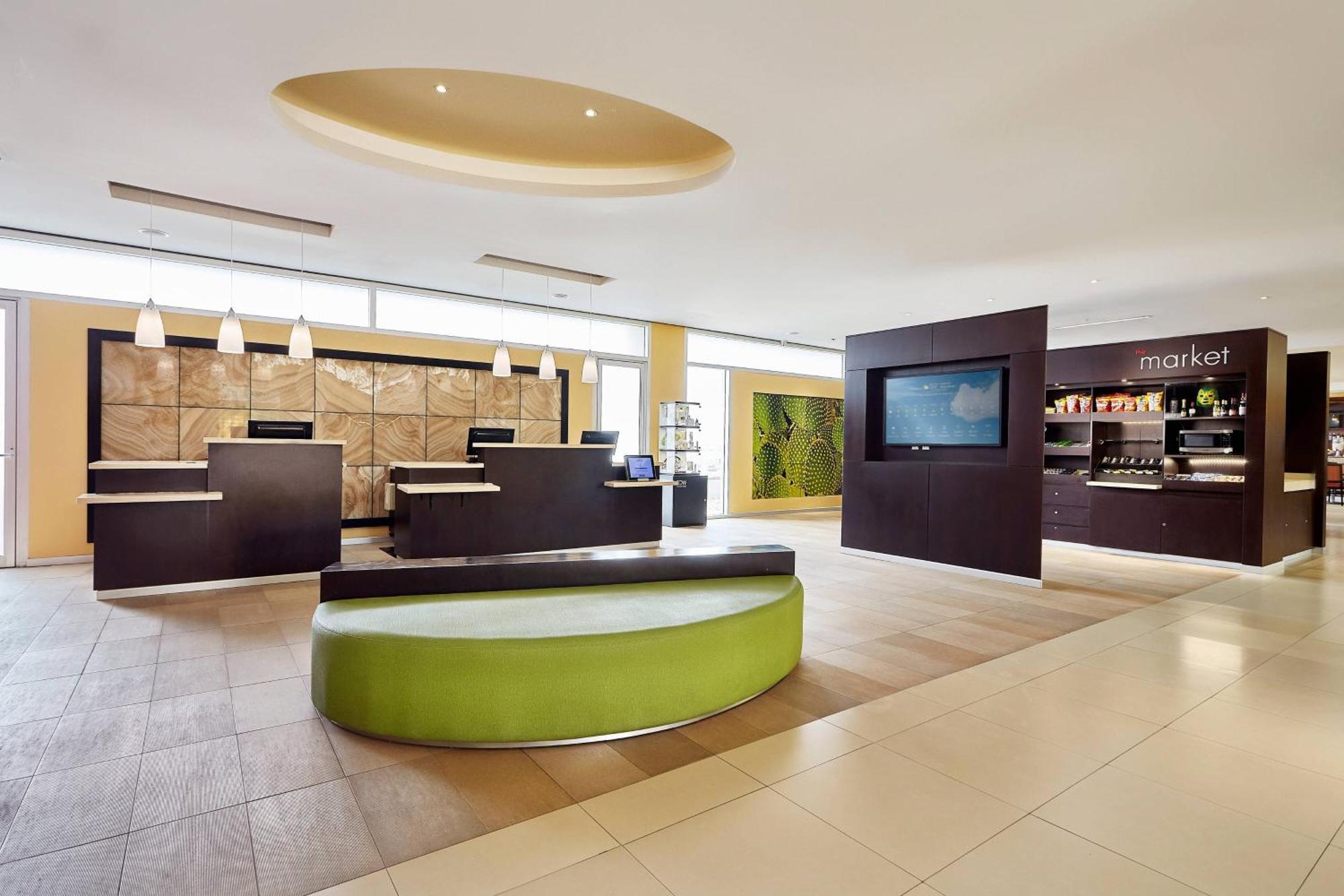 Courtyard By Marriott Leon At The Poliforum Bagian luar foto